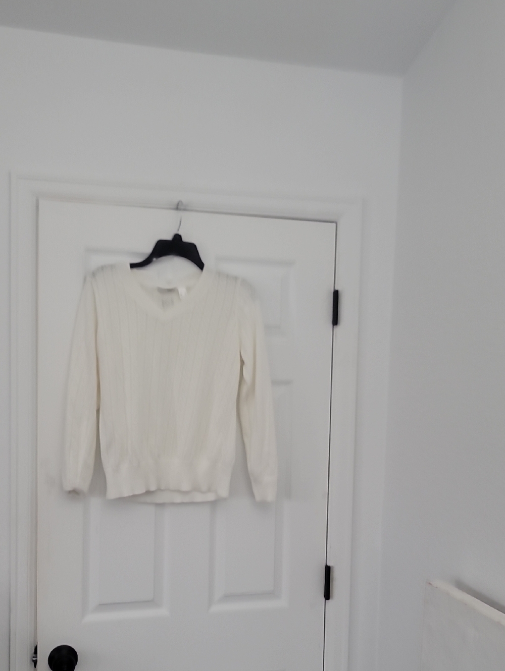 Women's Ribbed V-Neck Sweater in Ivory